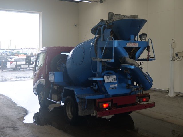 2017 Concrete Mixer Truck Hino Dutro TKG-XZU600E - Image 3