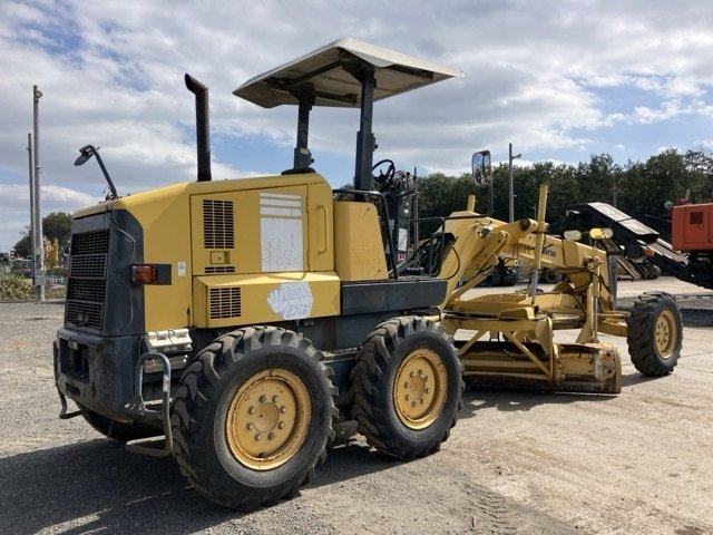 Motor Grader KOMATSU GD405A-3 - Image 3