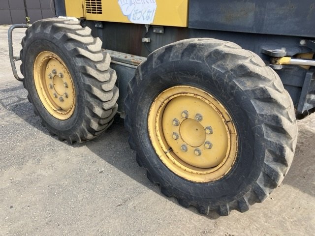 Motor Grader KOMATSU GD405A-3 - Image 11