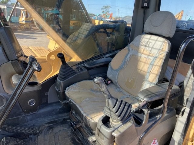 2008 Excavator CATERPILLER 320D - Image 28
