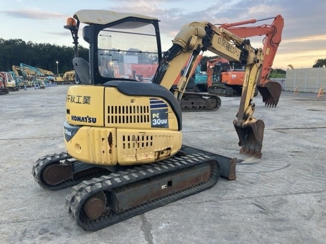 Mini Excavator KOMATSU PC30UU-5 - Image 3