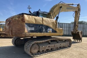 Excavator CATERPILLER 320D