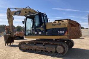 Excavator CATERPILLER 320D