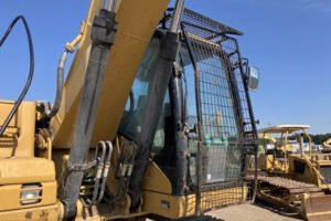 Excavator CATERPILLER 320D