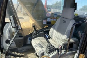 Excavator CATERPILLER 320D