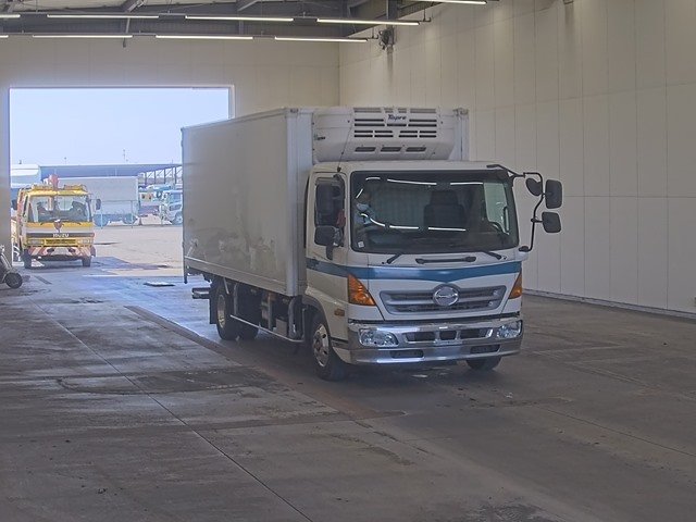 2017 Freezer Refrigerator Truck Hino Ranger TKG-FC7JJAG - Image 2