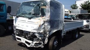 2013 Mitsubishi Canter Flat Body Truck FBA00