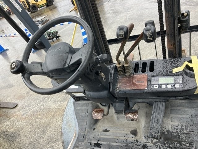 2021 Forklift Toyota 02-8FD25 - Image 19