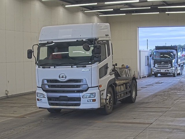 2017 Trailer Head UD Nissan Quon QPG-GK5XAD