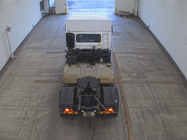 2017 Trailer Head UD Nissan Quon QPG-GK5XAD - Image 5
