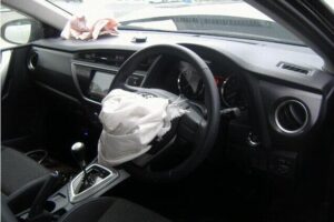 2013 TOYOTA AURIS NZE181H 150X - Image 4