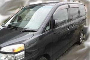 2002 TOYOTA VOXY TAAZR60G V