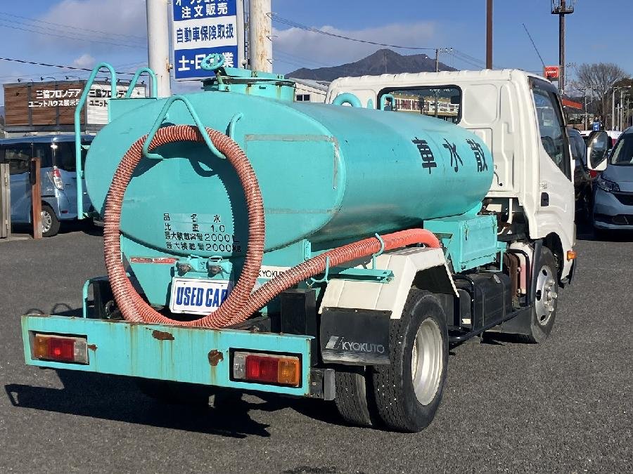 2011 Tank Truck Hino Dutro BKG-XZU508M - Image 2