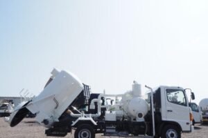 2004 Vacuum Truck Hino Ranger PB-FC7JEFA