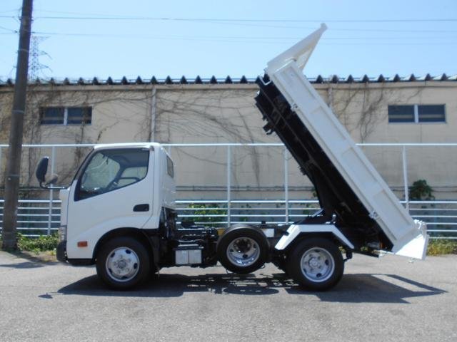 2017 Dump Tipper Truck Hino Dutro TKG-XZU600T - Image 8