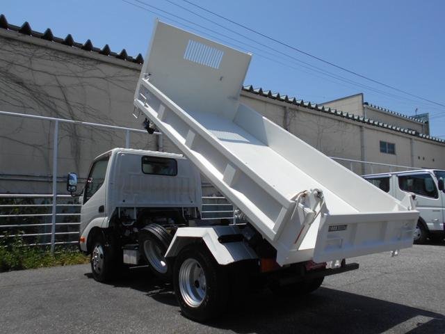 2017 Dump Tipper Truck Hino Dutro TKG-XZU600T - Image 14