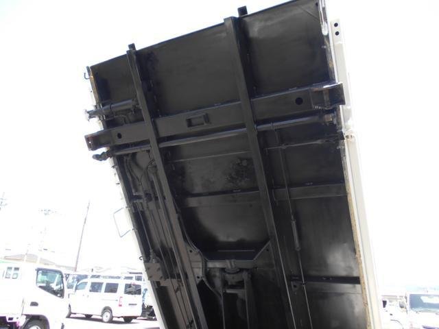 2017 Dump Tipper Truck Hino Dutro TKG-XZU600T - Image 23