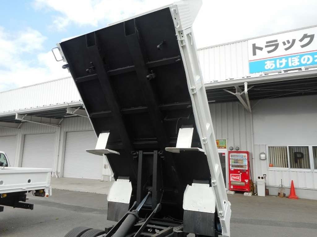 2011 Dump Tipper Truck Toyota Dyna SKG-XZU675D - Image 12
