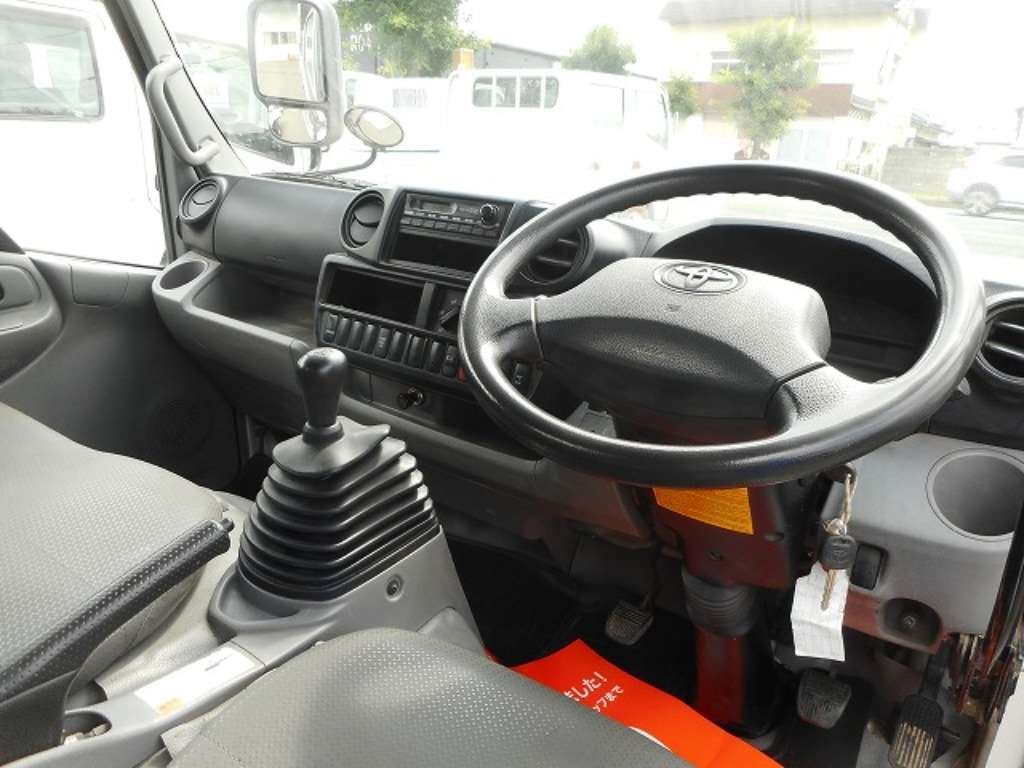 2011 Dump Tipper Truck Toyota Dyna SKG-XZU675D - Image 16