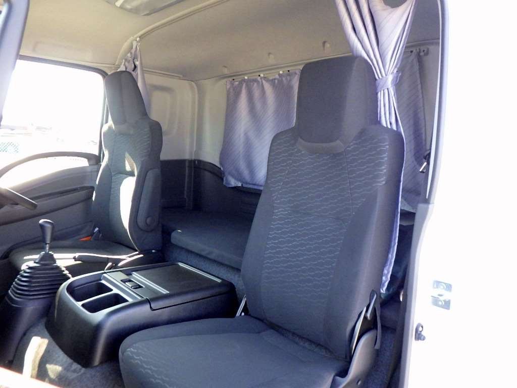 2024 Flat Body Truck Nissan Condor 2RG-BRR90S4 - Image 9