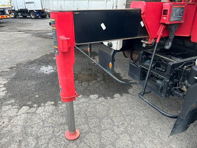 2016 Crane Truck Isuzu Forward FRR90S1 - Image 17
