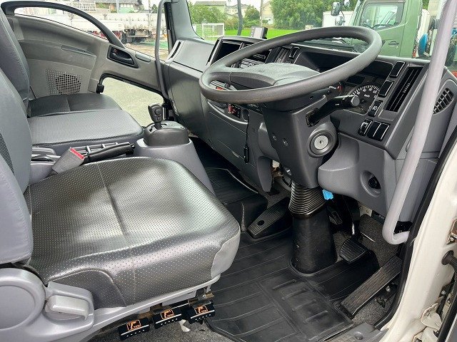 2016 Crane Truck Isuzu Forward FRR90S1 - Image 22