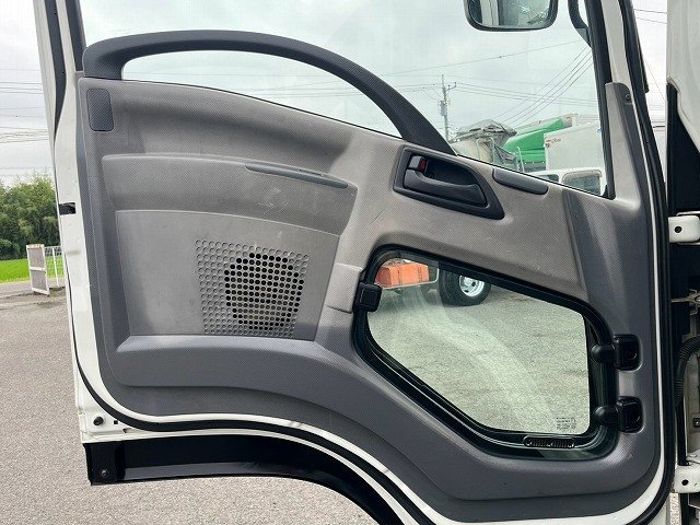 2016 Crane Truck Isuzu Forward FRR90S1 - Image 25