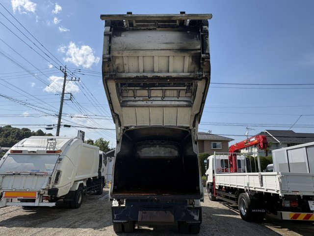 2010 Garbage Truck Isuzu Forward PKG-FSR34S2 - Image 12