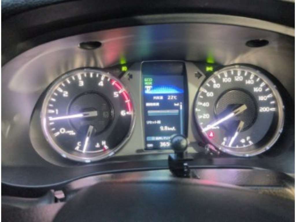 2020 Pick-up Truck TOYOTA HILUX GUN125 - Image 3