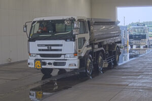 2005 Tank Truck Nissan UD KL-CV27A