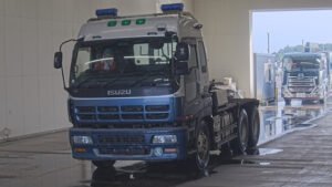 2000 Trailer Head Isuzu Giga KC-EXZ82J2