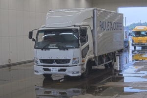 2017 Van Wing Mitsubishi Fuso Fighter TKG-FK61F
