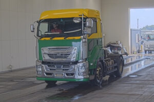 2016 Trailer Head Isuzu Giga QKG-EXD52BD - Image 1