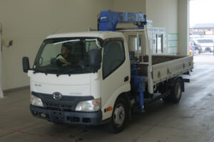 2011 Crane Truck Hino Dutro SKG-XZU650M - Image 1