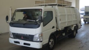 2005 Garbage Truck Mitsubishi Fuso Canter PA-FE83DEY - Image 1
