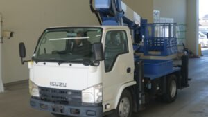 2011 Aerial Platform Isuzu Elf BKG-NKR85N