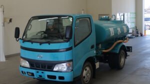 2005 Tank Truck Hino Dutro PB-XZU301M
