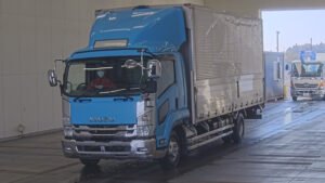 2015 Van Wing Isuzu Forward TKG-FRR90S2