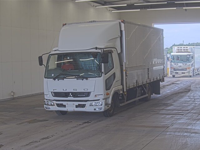 2015 Van Wing Mitsubishi Fuso Fighter TKG-FK64F