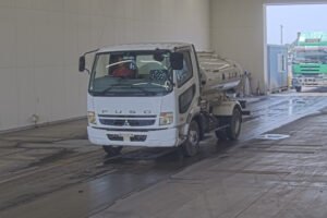 2006 Tank Truck Mitsubishi Fuso Fighter PA-FK71D