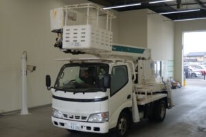 2003 Aerial Platform Hino Dutro KK-XZU301E