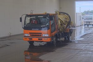 2004 Vacuum Truck Isuzu Forward KK-FRR33G4