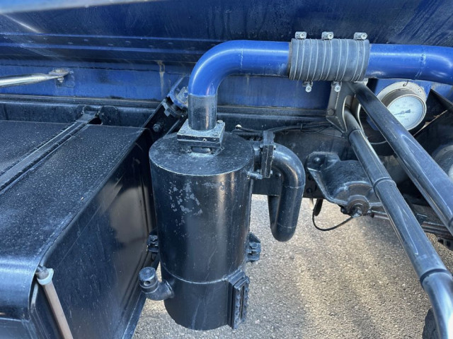 2003 Tank Truck UD Nissan Big Thumb KL-CV48E - Image 11