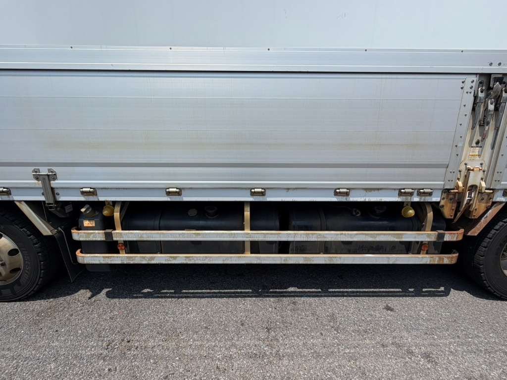 2016 Van Wing Mitsubishi Fuso Super Great FS64VZ - Image 21