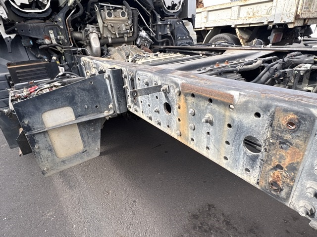 2013 Chassis Truck Mitsubishi Fuso Canter TKG-FEA80 - Image 12