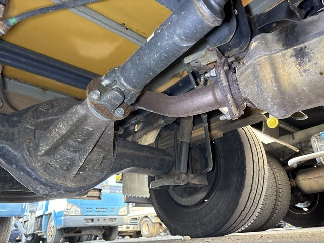 2016 Double Cab Truck Mitsubishi Fuso Canter Guts TKG-BSZ5F24 - Image 12