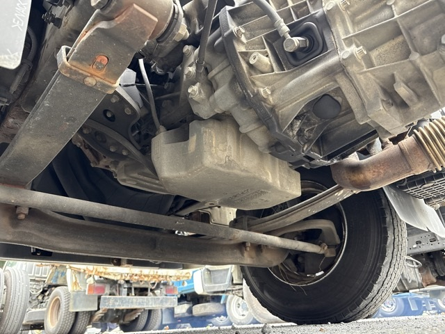 2016 Chassis Truck Mitsubishi Fuso Canter TKG-FED90 - Image 13