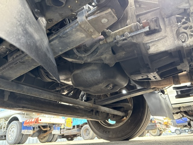 2010 Flat Body Truck Hino Dutro BDG-XZU414M - Image 13