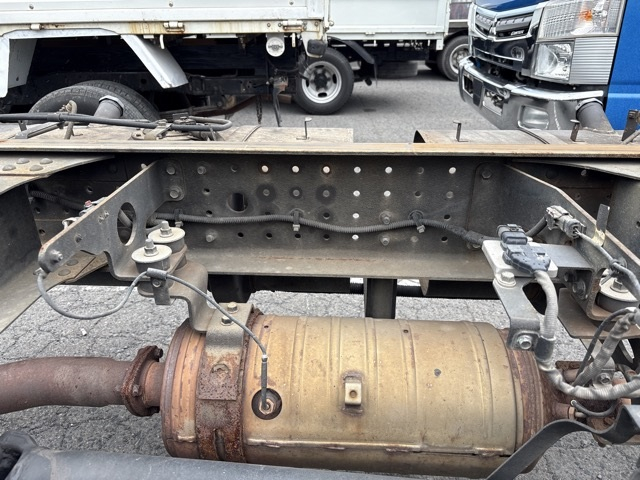 2016 Chassis Truck Mitsubishi Fuso Canter TKG-FED90 - Image 14