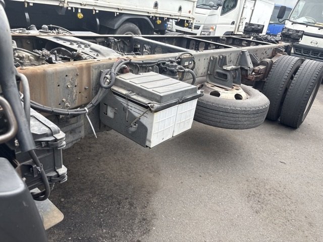 2016 Chassis Truck Hino Dutro TKG-XZU710M - Image 14